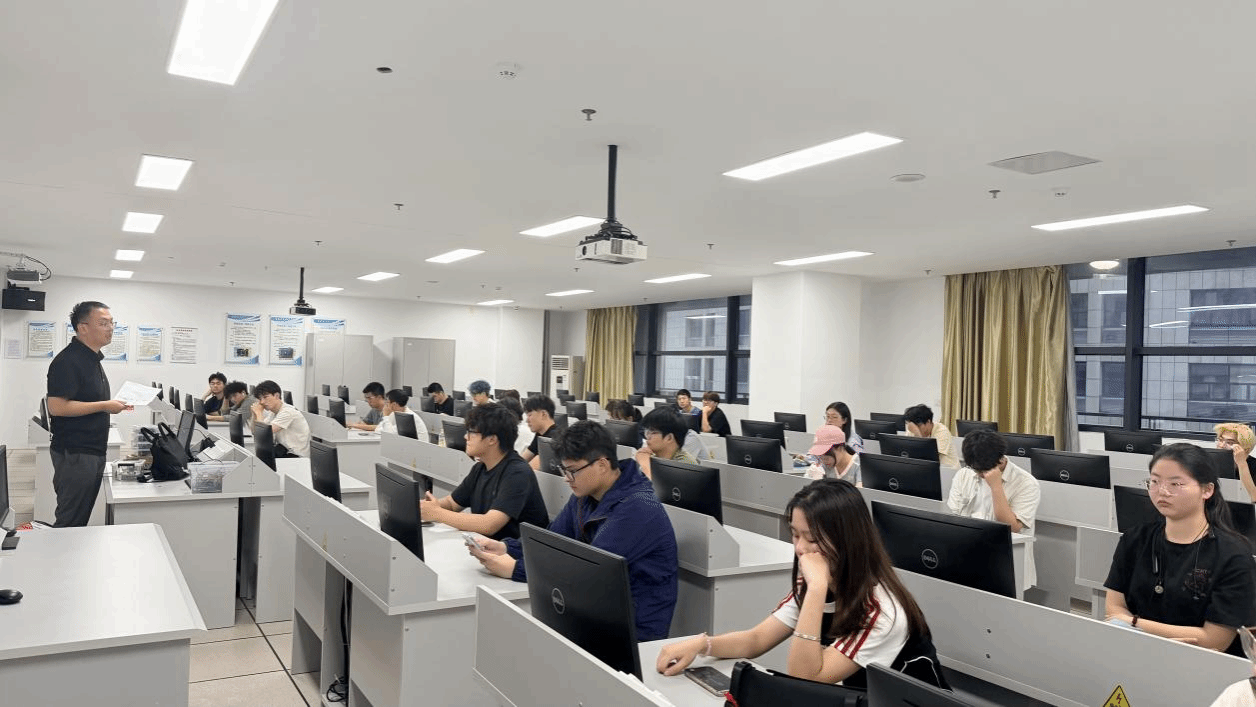 以赛促学展风采 437ccm必赢国际大学生电子设计竞赛圆满落幕